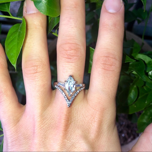 new! “lila” Engagement Style Women’s Crystal Ring - Picture 3 of 4